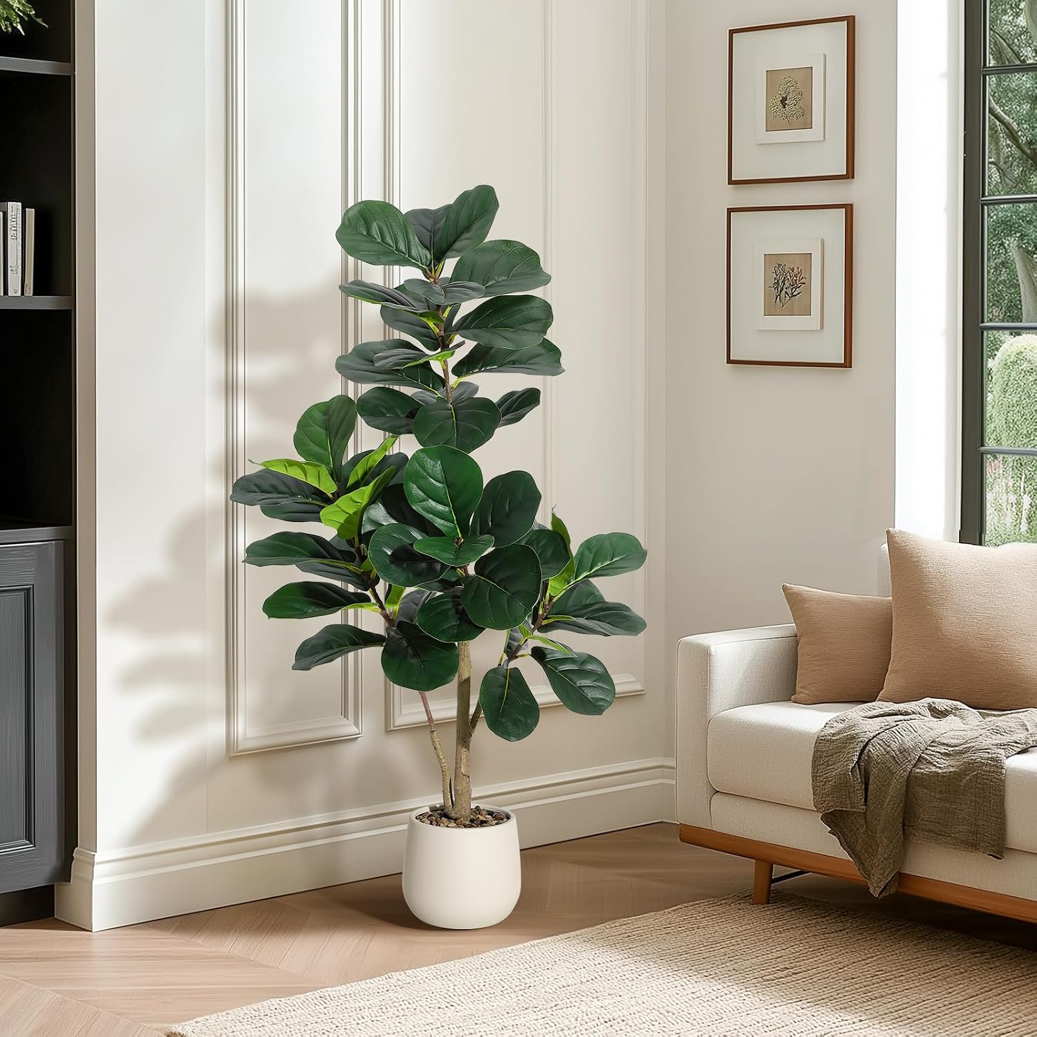 Ficus Lyrata Tree - 高さ約1.2mの人工フィドルリーフフィグツリー。48枚の葉が付いており、7.8インチの白いプランターに植えられています。リアルな造花で、屋内での装飾に最適です。